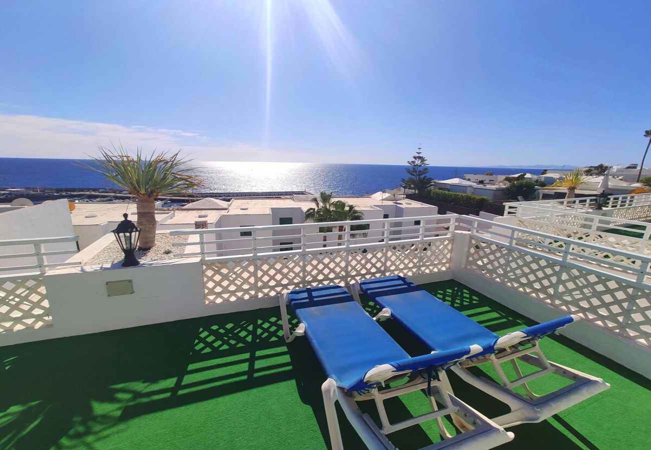 Studio in Puerto del Carmen - ZOE; two beds, TV, WIFI, equipped kitchen, bathroom, swimming pool and solarium 