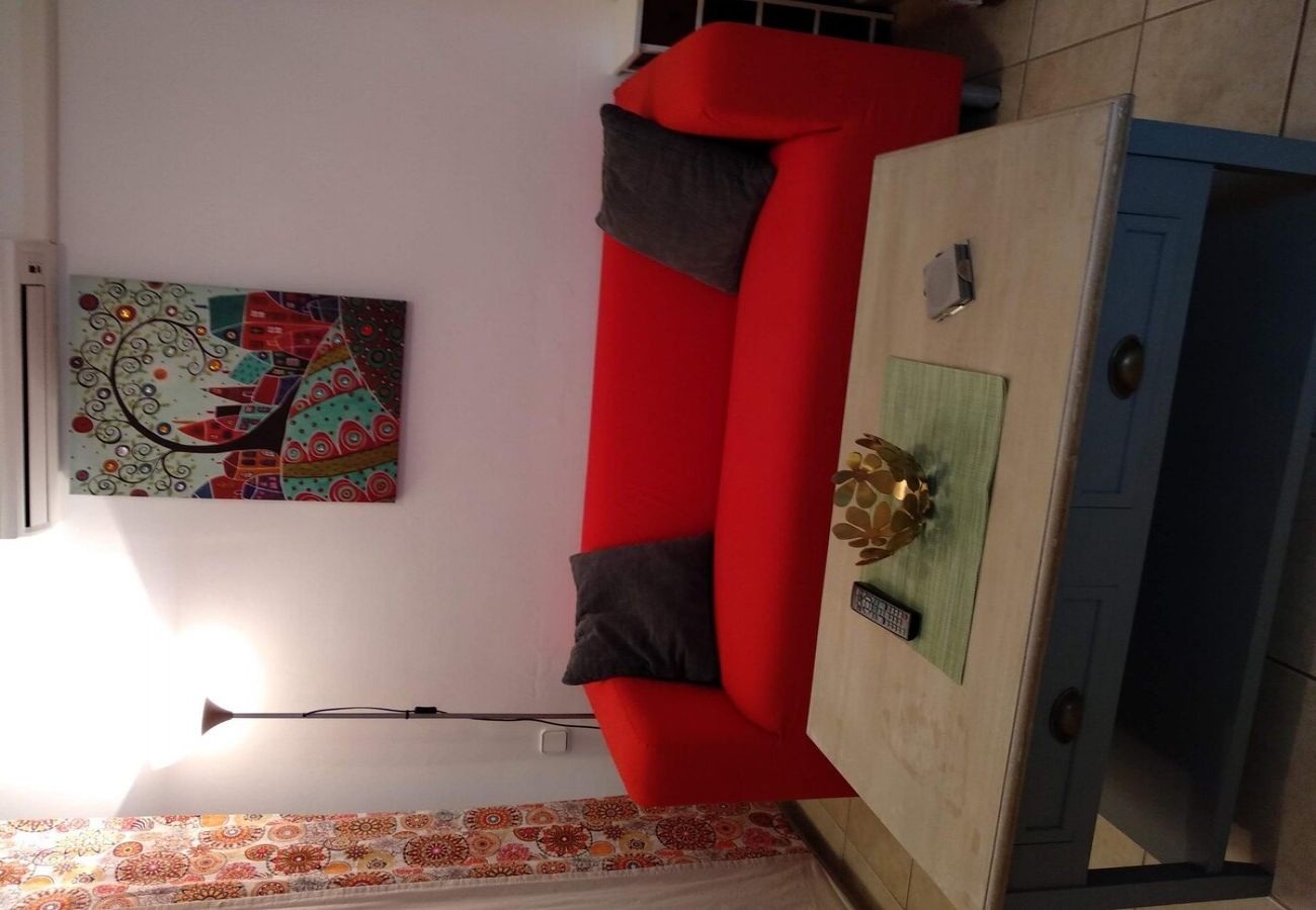 Studio in Puerto del Carmen - ZOE; two beds, TV, WIFI, equipped kitchen, bathroom, swimming pool and solarium 