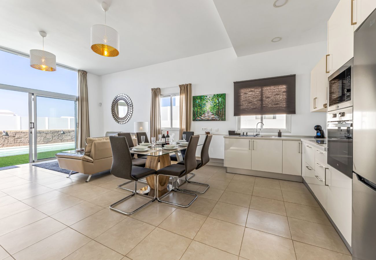 Villa in Playa Blanca - Villa La Sombrera