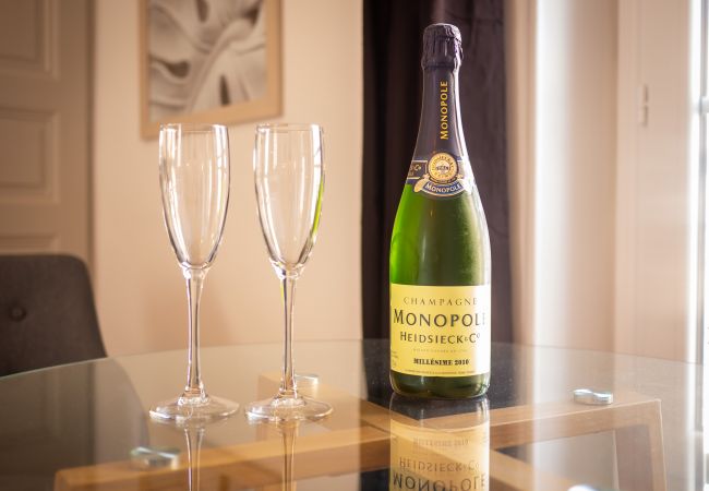 Studio in Le Mans - Le Night Dream - Sauna - 2 pers. - Rêve au Mans Studio in Le Mans - Le Night Dream - Sauna - 2 pers. - Rêve au Mans