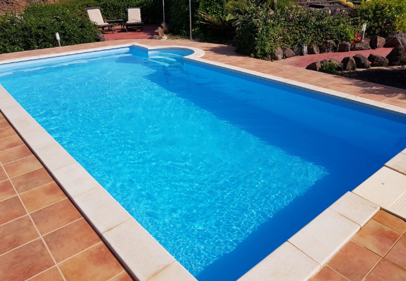 Apartment in Las Breñas - Jaretas - Apartamento rural con piscina 