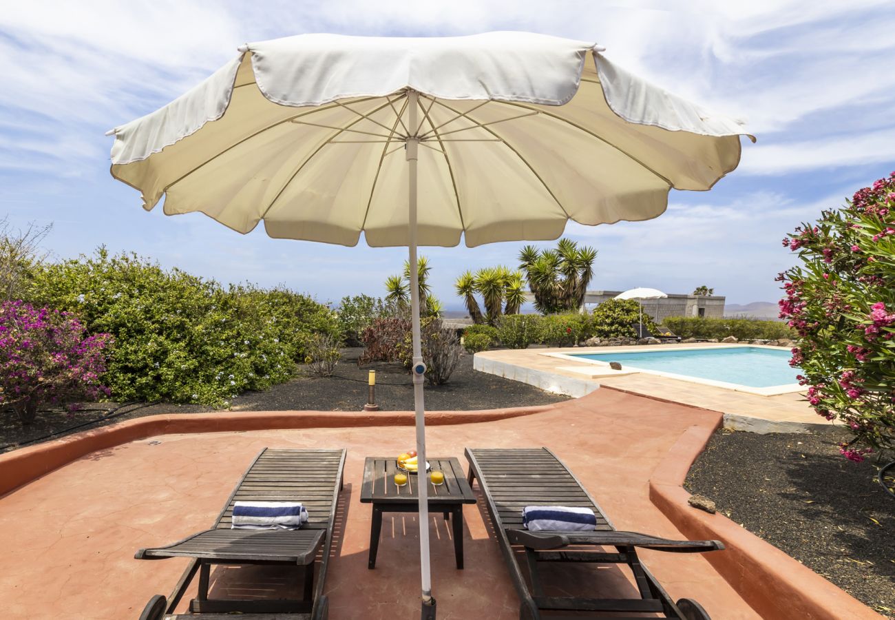Apartment in Las Breñas - Jaretas - Apartamento rural con piscina 
