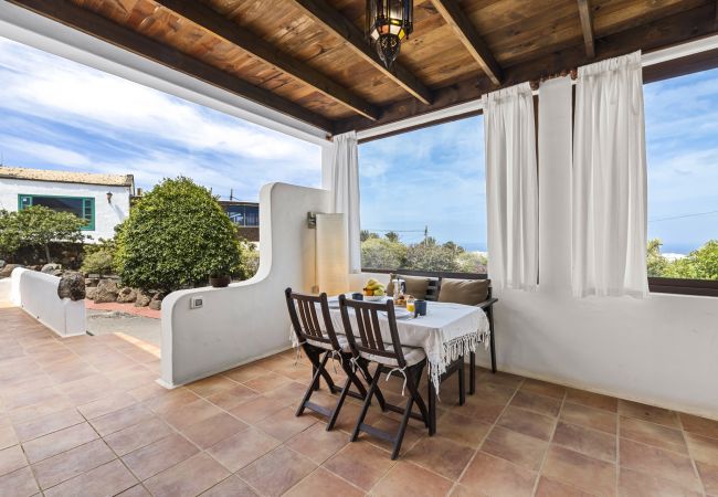 Apartment in Las Breñas - Maretas - Apartamento rural con piscina Apartment in Las Breñas - Maretas - Apartamento rural con piscina