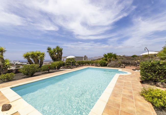 Apartment in Las Breñas - Maretas - Apartamento rural con piscina Apartment in Las Breñas - Maretas - Apartamento rural con piscina