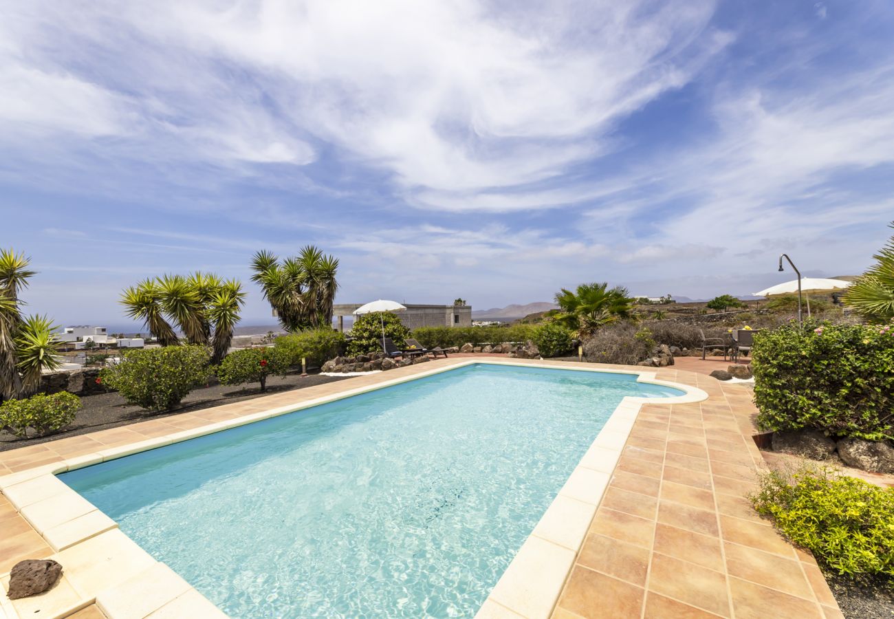 Apartment in Las Breñas - Maretas - Apartamento rural con piscina