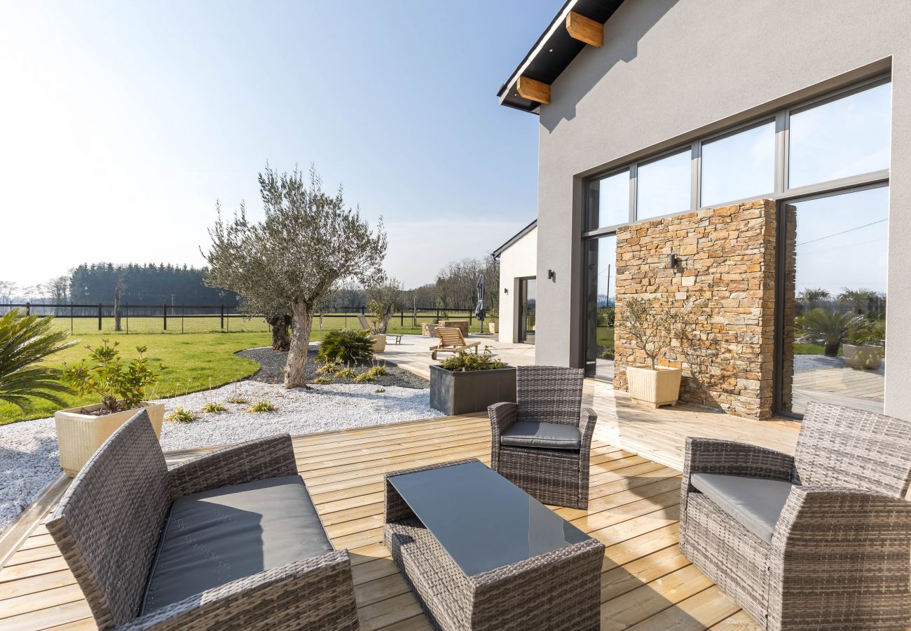 Villa in Saint-Corneille - Le Yucca Spa - Jacuzzi - 8p - Rêve au Mans 