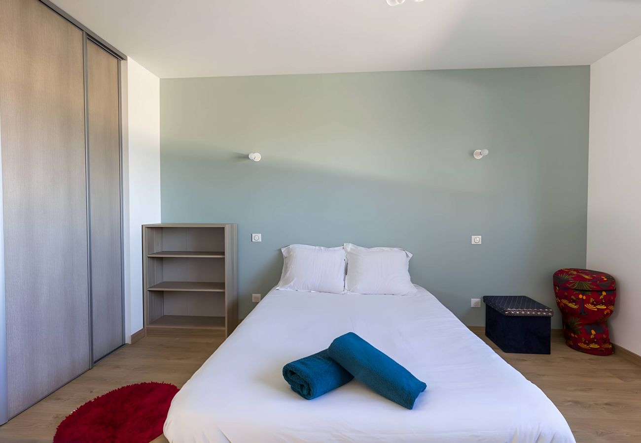 Villa in Yvré-l´Evêque - La Villa Chandon - Piscine - 10 pers. - Rêve au Mans