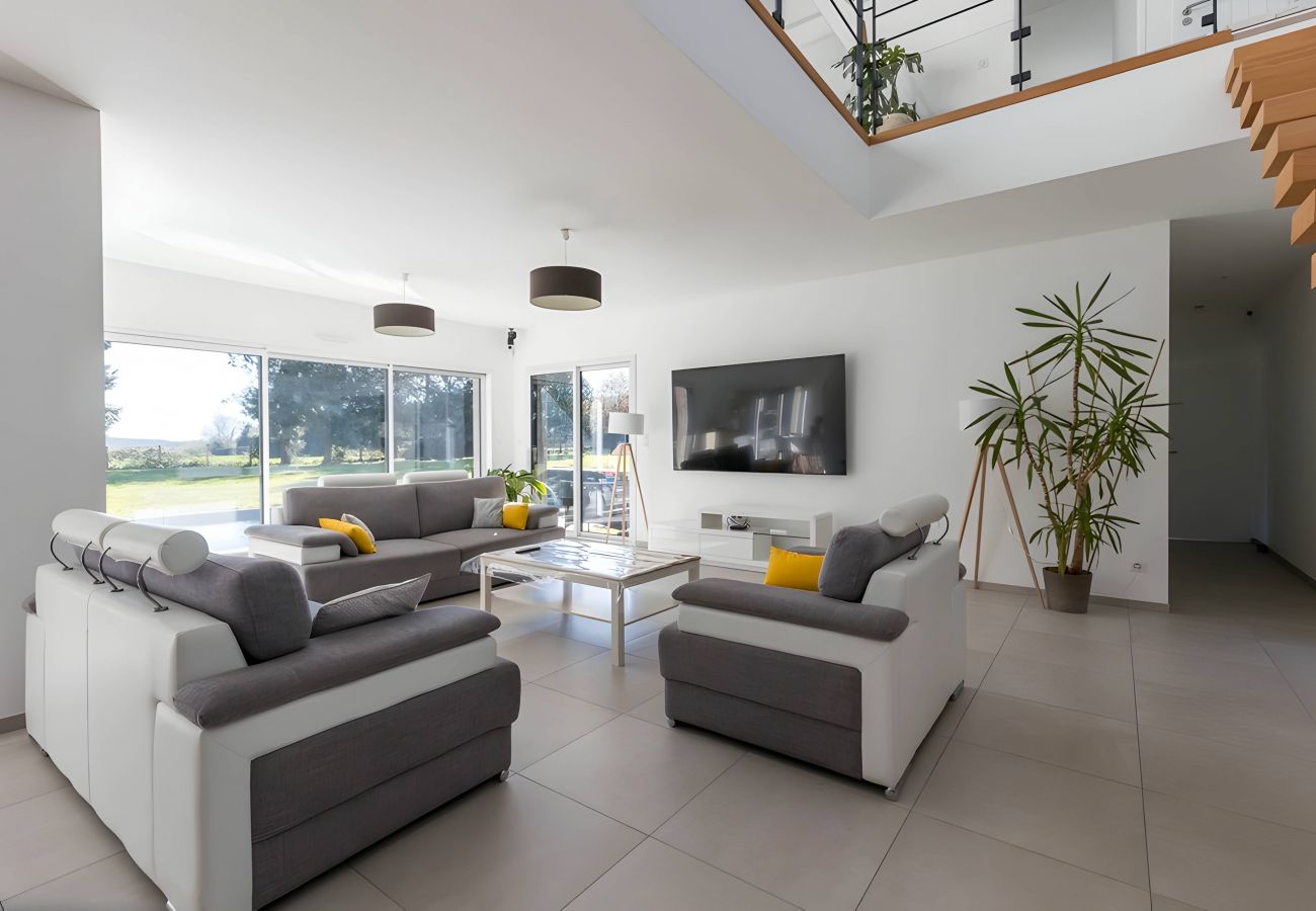 Villa in Yvré-l´Evêque - La Villa Chandon - Piscine - 10 pers. - Rêve au Mans