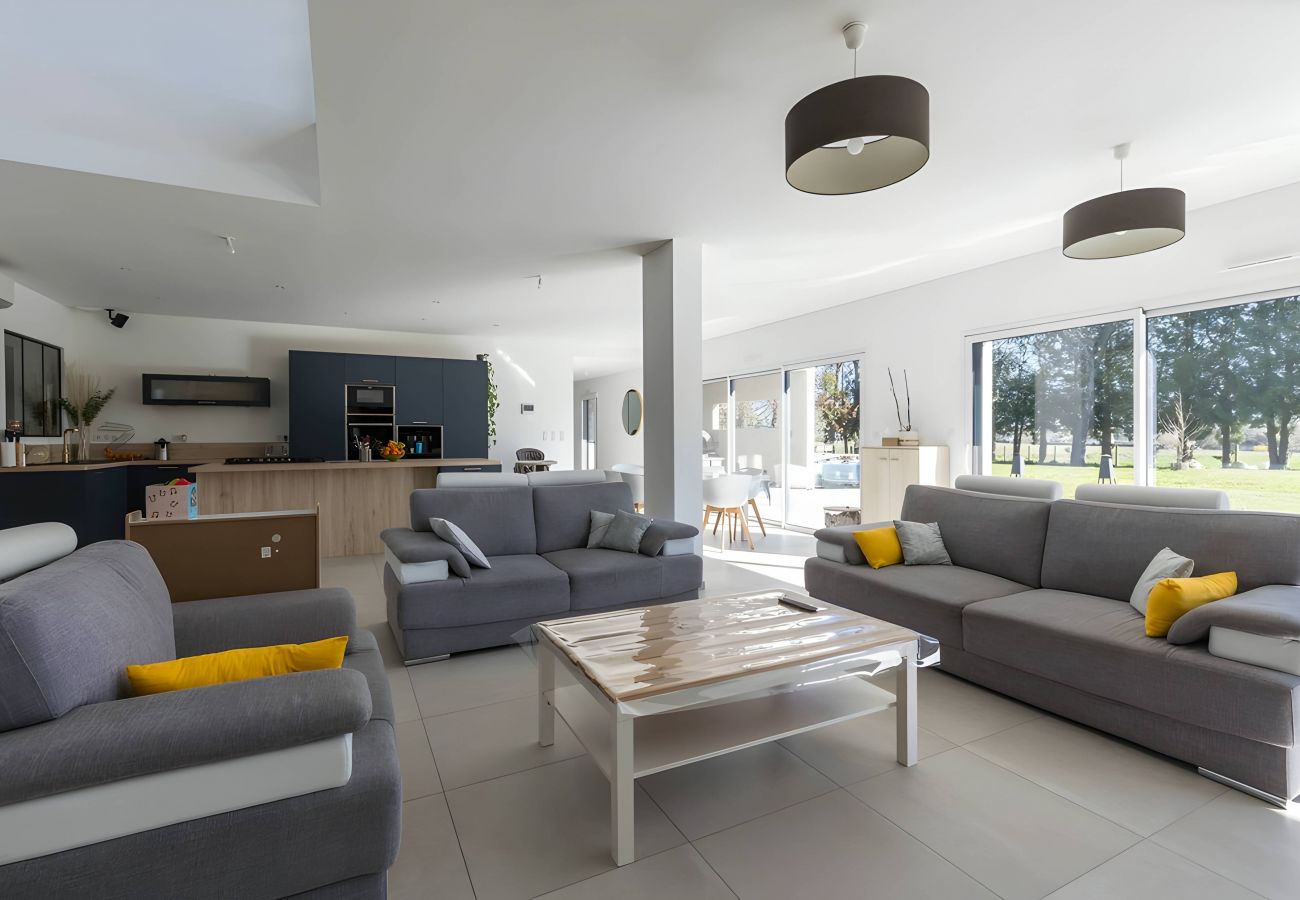 Villa in Yvré-l´Evêque - La Villa Chandon - Piscine - 10 pers. - Rêve au Mans