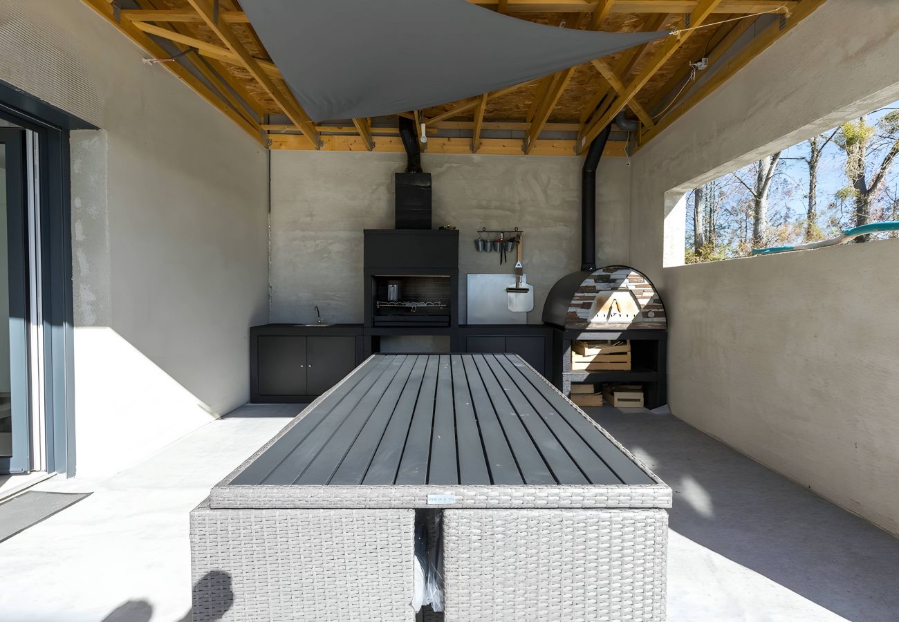 Villa in Yvré-l´Evêque - La Villa Chandon - Piscine - 10 pers. - Rêve au Mans