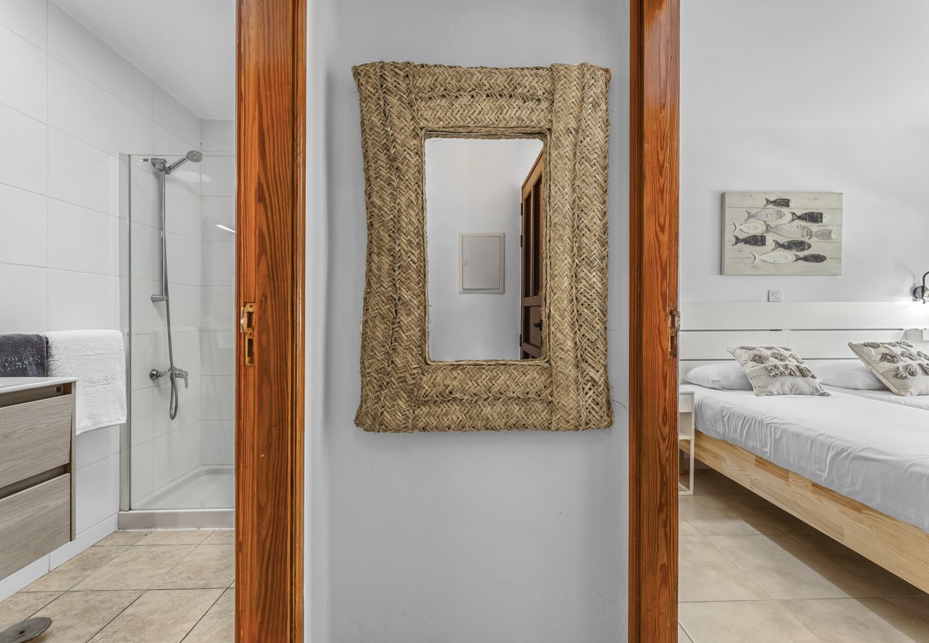 Apartment in Puerto del Carmen - Hola Arnage