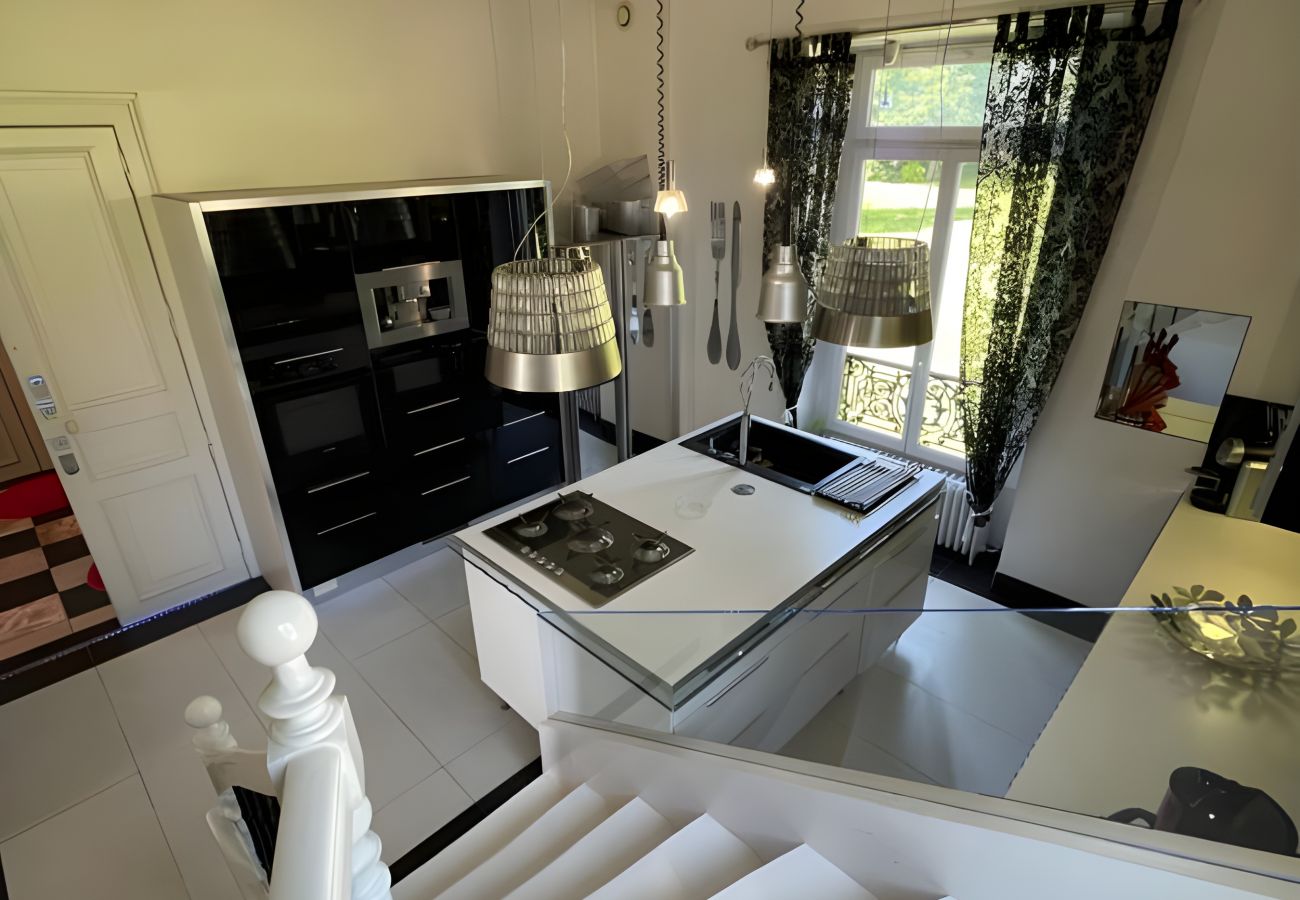 Country house in Saint-Pavace - Domaine de la Belvaudière - 22 Pers. - Piscine - Luxe -Rêve au Mans