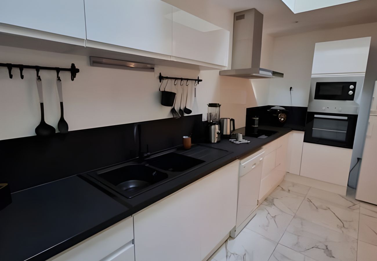 Apartment in Ecommoy - Le Repère des Pilotes - Gare - 11 p - Rêve au Mans