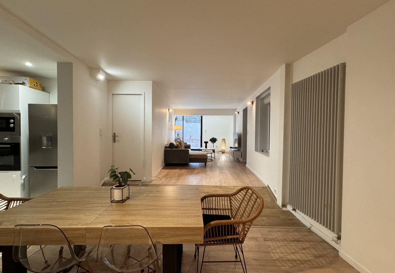 Apartment in Ecommoy - Le Repère des Pilotes - Gare - 11 p - Rêve au Mans