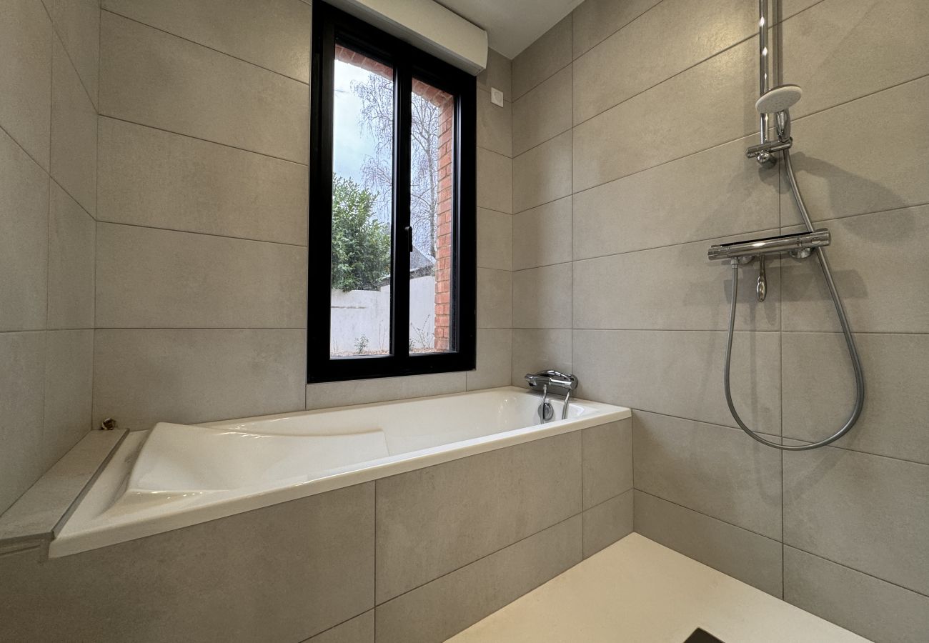 Apartment in Ecommoy - Le Repère des Pilotes - Gare - 11 p - Rêve au Mans