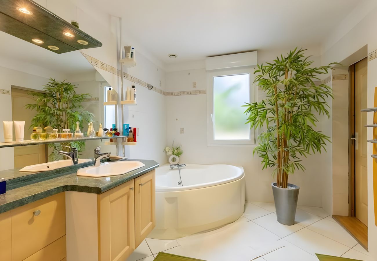 House in Guécélard - Le Bois d'Ourne - Piscine - 7 pers. - Rêve au Mans