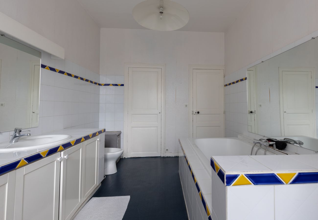 Villa in Le Mans - Les Bahamas - Piscine - 16 pers. - Rêve au Mans