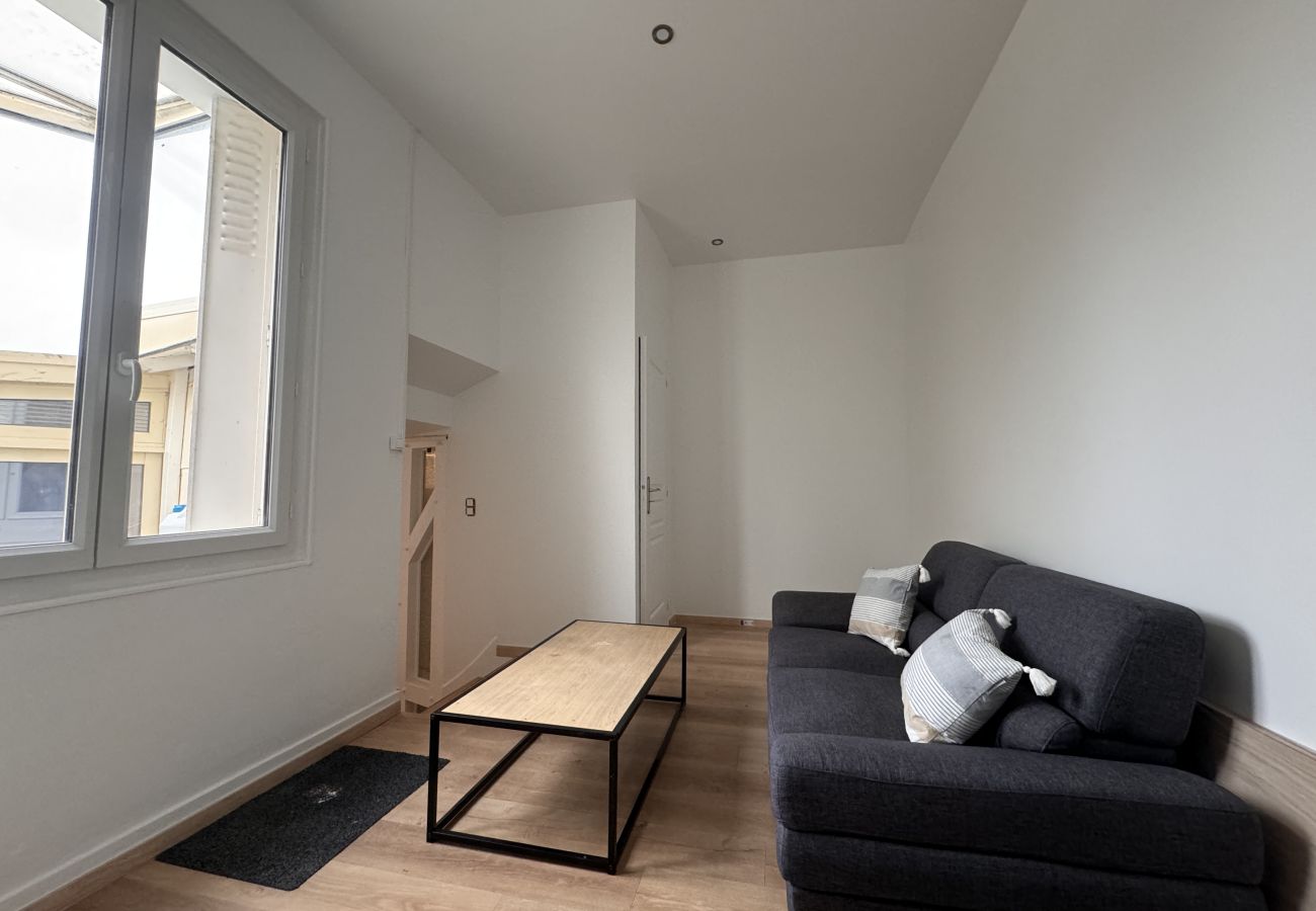 Apartment in Ecommoy - L'Agréable - Suite - Circuit - Rêve au Mans