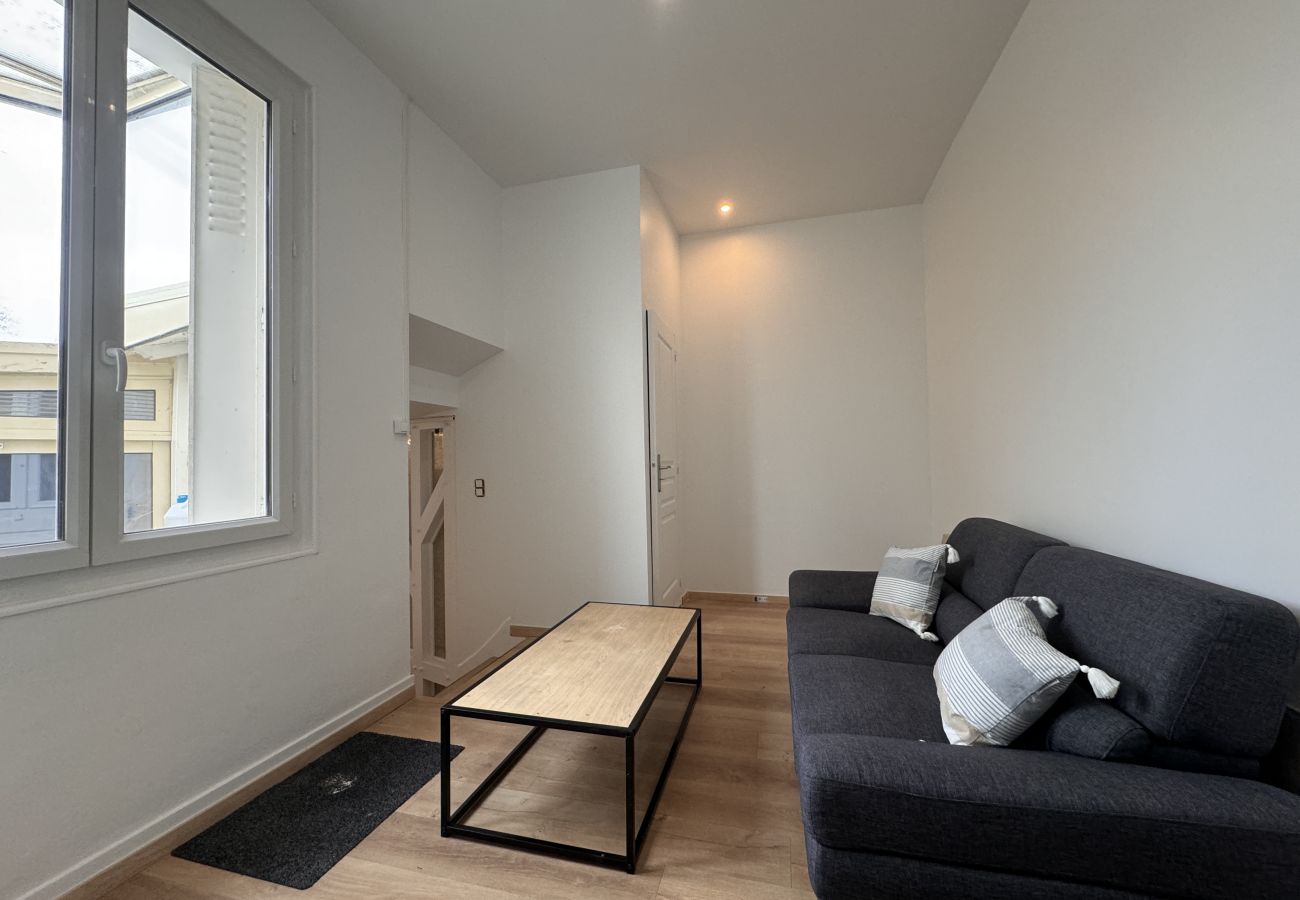 Apartment in Ecommoy - L'Agréable - Suite - Circuit - Rêve au Mans