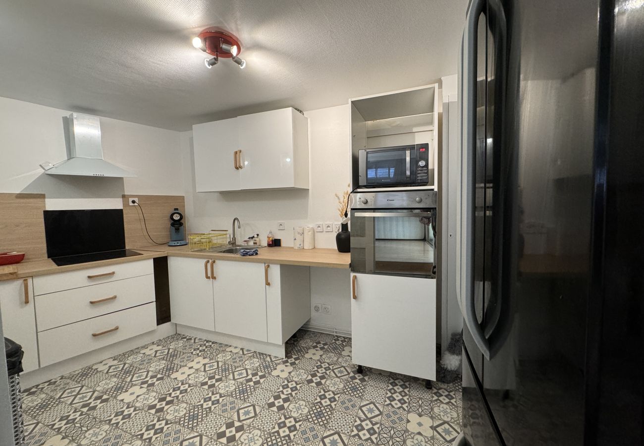 Apartment in Ecommoy - L'Agréable - Suite - Circuit - Rêve au Mans