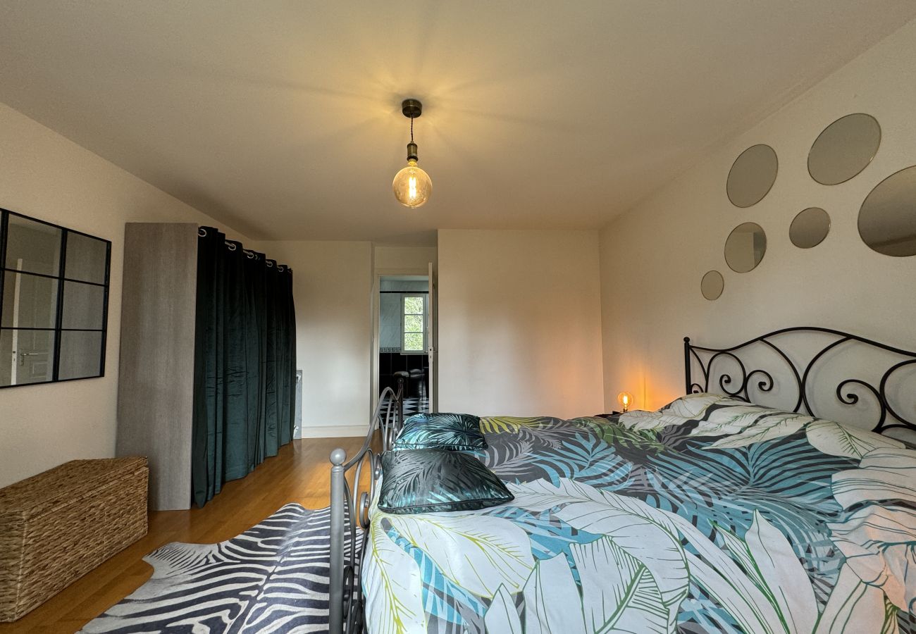 House in Spay - Le Domaine des 24 Heures