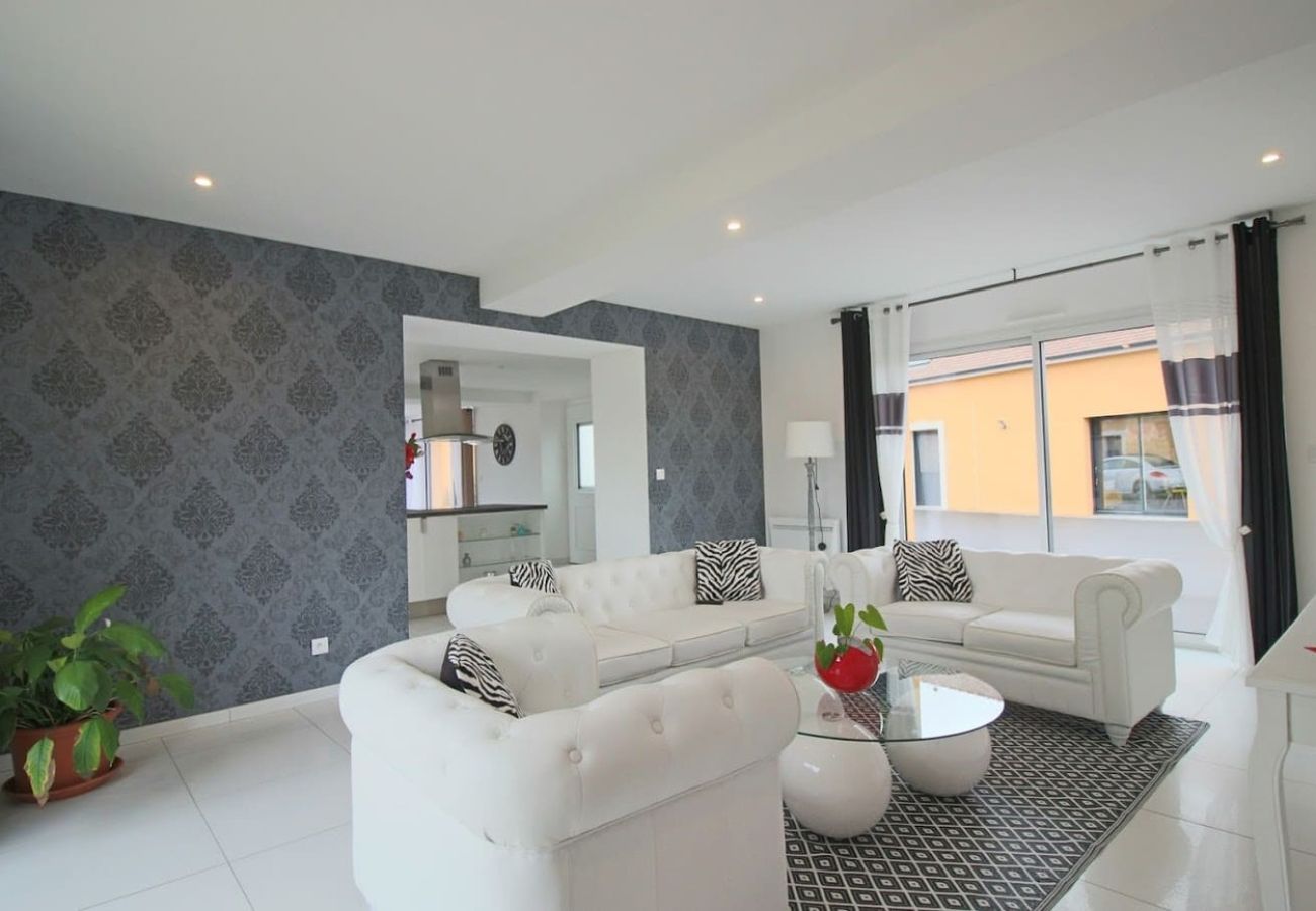 Country house in Moncé-en-Belin - Arnage - Corner - Lodge - Piscine - Rêve au Mans