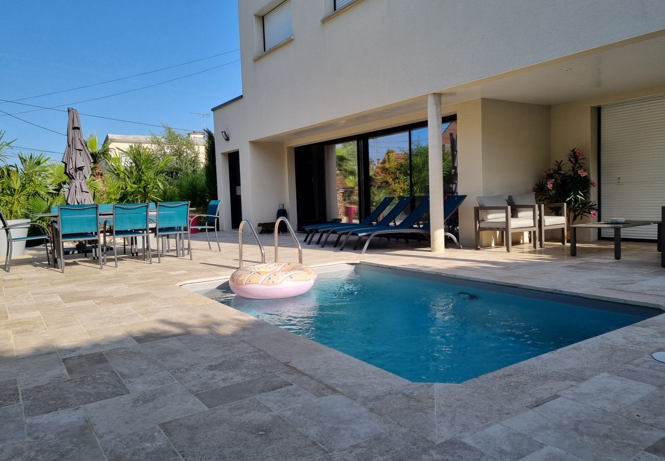 Villa in Le Mans - L'Aigle - Piscine - 10 pers - Rêve au Mans