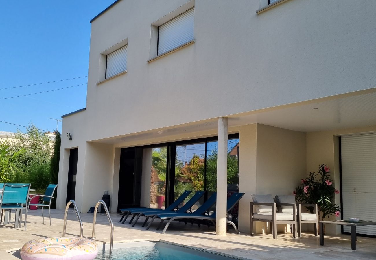 Villa in Le Mans - L'Aigle - Piscine - 10 pers - Rêve au Mans