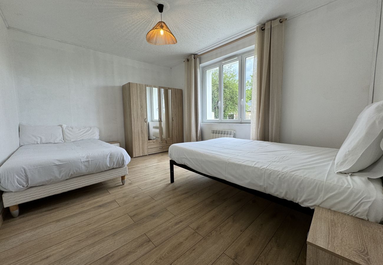 Cottage in Saint-Vincent-du-Lorouër - La Paquerie - Gîte - Campagne - 12 pers - Rêve au Mans