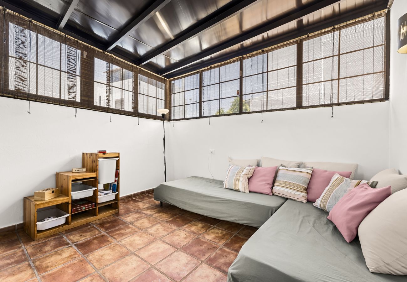 Apartment in Playa Honda - La Casa de Tara: Tu Refugio de Sol y Mar en Playa Honda