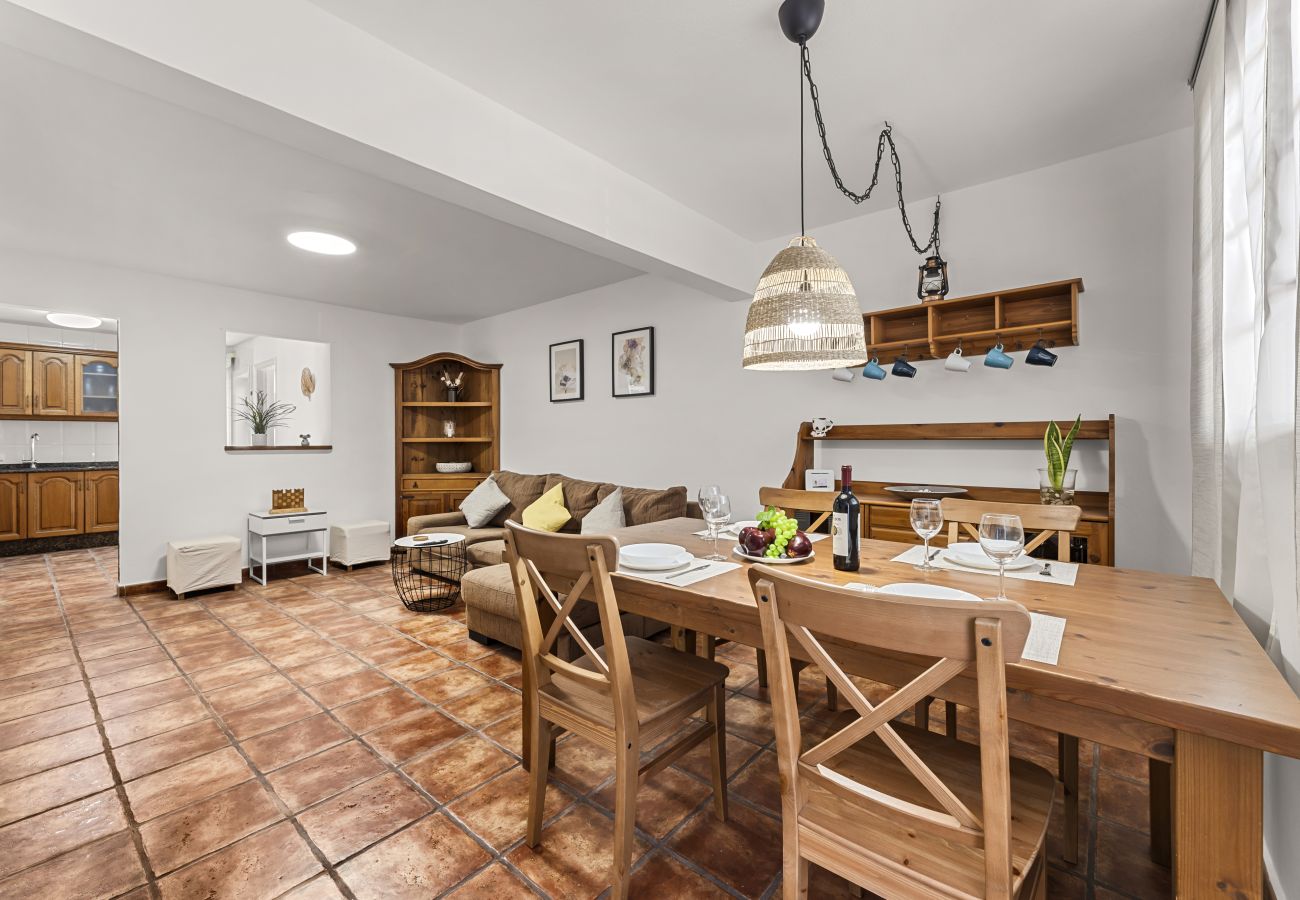 Apartment in Playa Honda - La Casa de Tara: Tu Refugio de Sol y Mar en Playa Honda