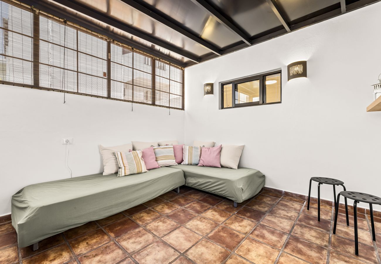 Apartment in Playa Honda - La Casa de Tara: Tu Refugio de Sol y Mar en Playa Honda