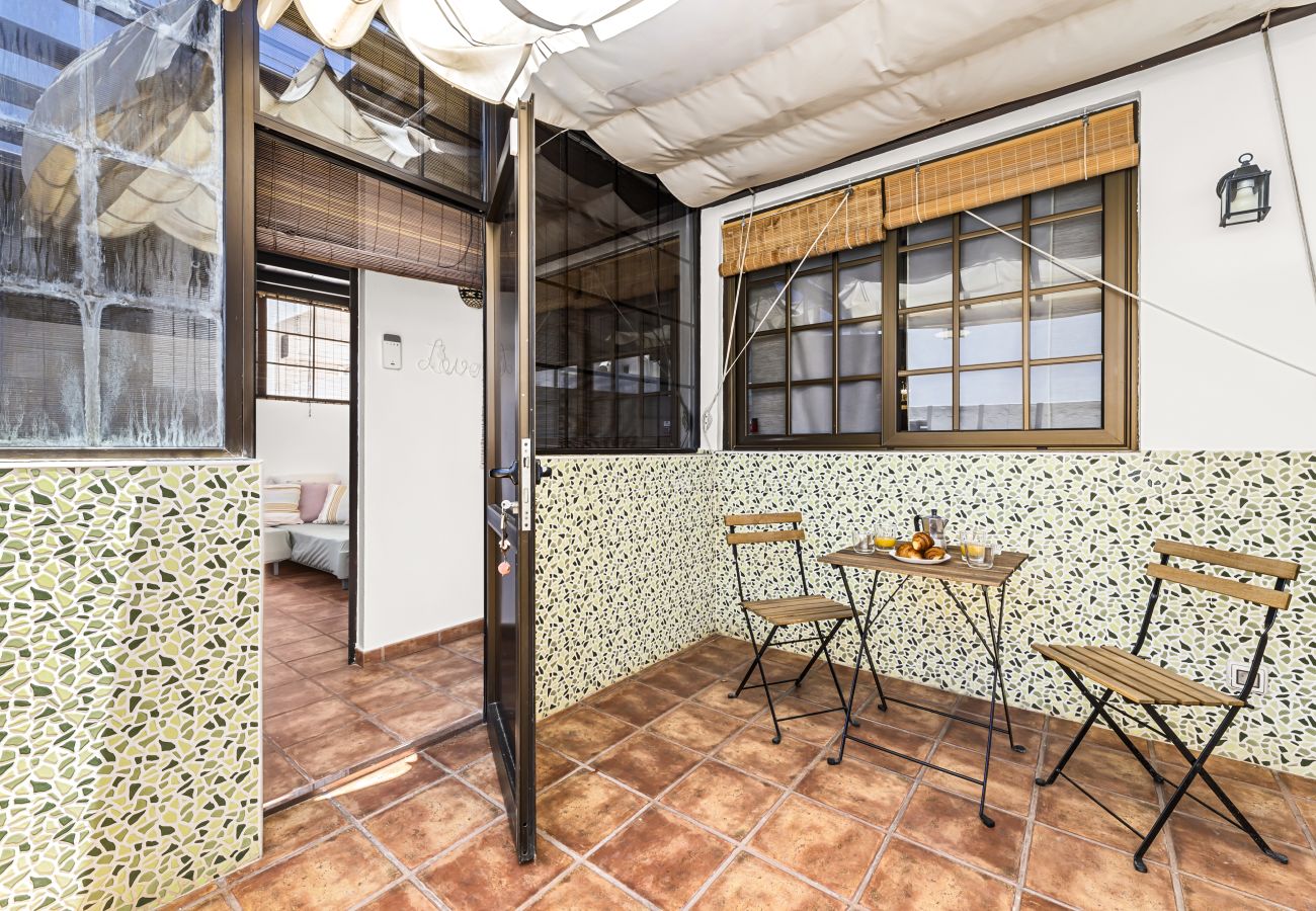 Apartment in Playa Honda - La Casa de Tara: Tu Refugio de Sol y Mar en Playa Honda