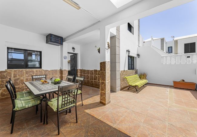 Apartment in Playa Honda - Casa Zafiro | Holiday Apartment in Lanzarote Apartment in Playa Honda - Casa Zafiro | Holiday Apartment in Lanzarote