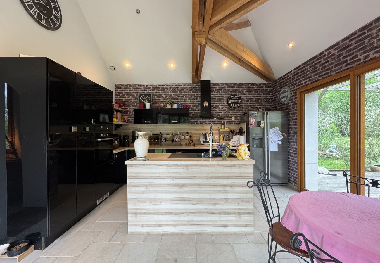 House in Roézé-sur-Sarthe - La Parenthèse Verte - 8pers - Piscine - Rêve au Mans