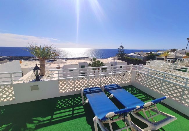 Studio à Puerto del Carmen - ZOE ; deux lits, TV, WIFI, cuisine équipée, salle de bain, piscine et solarium  Studio à Puerto del Carmen - ZOE ; deux lits, TV, WIFI, cuisine équipée, salle de bain, piscine et solarium