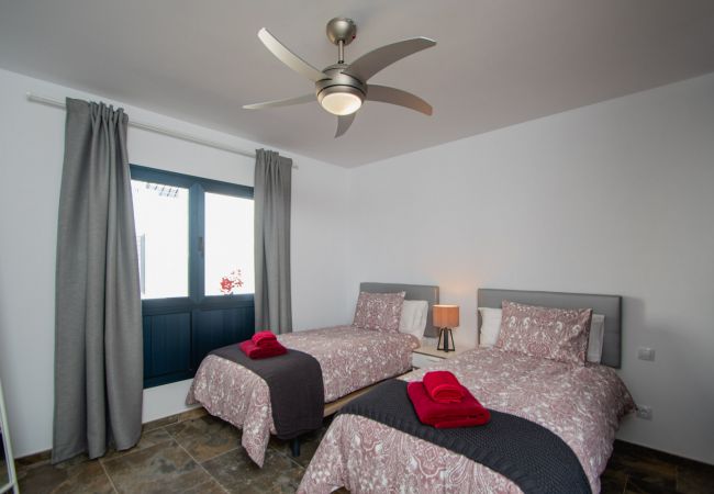 Maison à Playa Blanca - La niña bonita - villa au bord de la piscine avec vue sur la mer Maison à Playa Blanca - La niña bonita - villa au bord de la piscine avec vue sur la mer