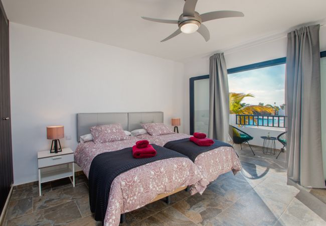 Maison à Playa Blanca - La niña bonita - villa au bord de la piscine avec vue sur la mer Maison à Playa Blanca - La niña bonita - villa au bord de la piscine avec vue sur la mer