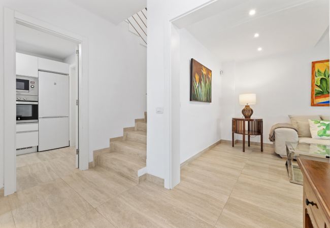 Maison à Playa Honda - Cordel 18 - Duplex au bord de la mer à Playa Honda | Lanzarote Maison à Playa Honda - Cordel 18 - Duplex au bord de la mer à Playa Honda | Lanzarote