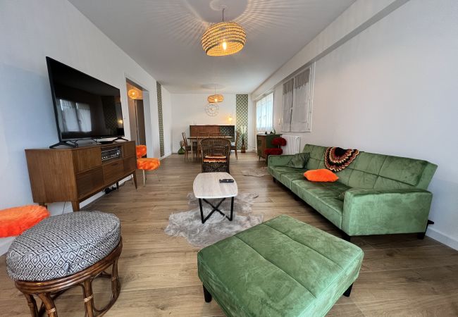 Appartement à Le Mans - The 70´s - Balcon - 8 pers. - Rêve au Mans Appartement à Le Mans - The 70´s - Balcon - 8 pers. - Rêve au Mans