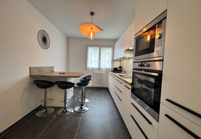 Appartement à Le Mans - The 70´s - Balcon - 8 pers. - Rêve au Mans Appartement à Le Mans - The 70´s - Balcon - 8 pers. - Rêve au Mans