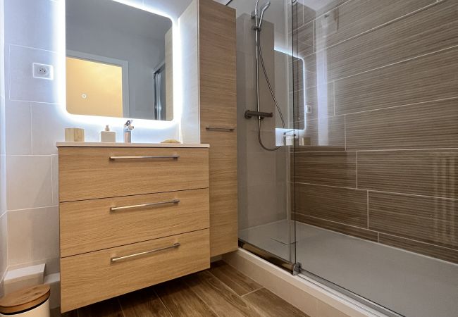 Appartement à Le Mans - The 70´s - Balcon - 8 pers. - Rêve au Mans Appartement à Le Mans - The 70´s - Balcon - 8 pers. - Rêve au Mans