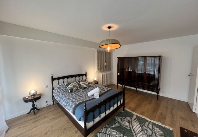 Appartement à Le Mans - The 70´s - Balcon - 8 pers. - Rêve au Mans Appartement à Le Mans - The 70´s - Balcon - 8 pers. - Rêve au Mans