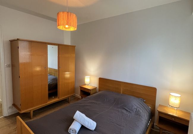 Appartement à Le Mans - The 70´s - Balcon - 8 pers. - Rêve au Mans Appartement à Le Mans - The 70´s - Balcon - 8 pers. - Rêve au Mans