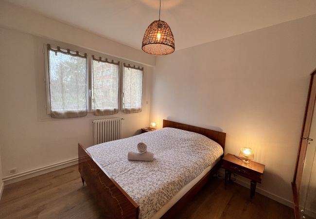 Appartement à Le Mans - The 70´s - Balcon - 8 pers. - Rêve au Mans Appartement à Le Mans - The 70´s - Balcon - 8 pers. - Rêve au Mans