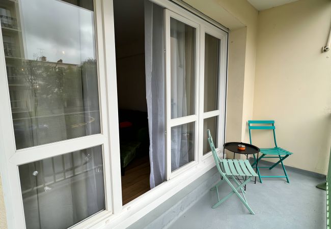 Appartement à Le Mans - The 70´s - Balcon - 8 pers. - Rêve au Mans Appartement à Le Mans - The 70´s - Balcon - 8 pers. - Rêve au Mans