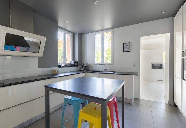 Villa à Le Mans - Villa Isaac - Luxe - 16 pers. - Rêve au Mans Villa à Le Mans - Villa Isaac - Luxe - 16 pers. - Rêve au Mans