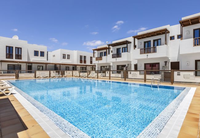 Maison mitoyenne à Puerto Calero - La Malvarrosa Maison mitoyenne à Puerto Calero - La Malvarrosa