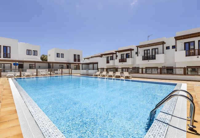 Maison mitoyenne à Puerto Calero - La Malvarrosa Maison mitoyenne à Puerto Calero - La Malvarrosa