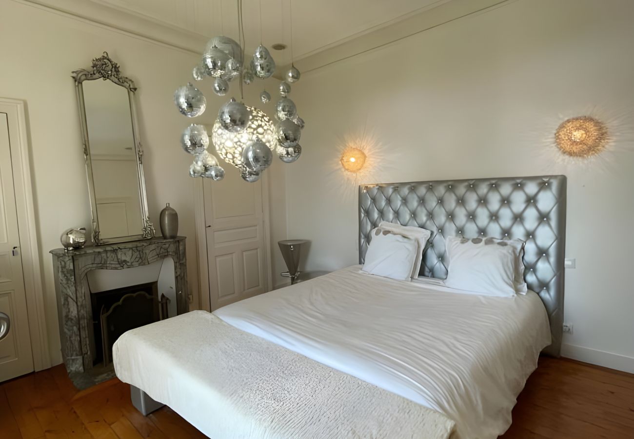 Domaine à Saint-Pavace - Domaine de la Belvaudière - 22 Pers. - Piscine - Luxe -Rêve au Mans